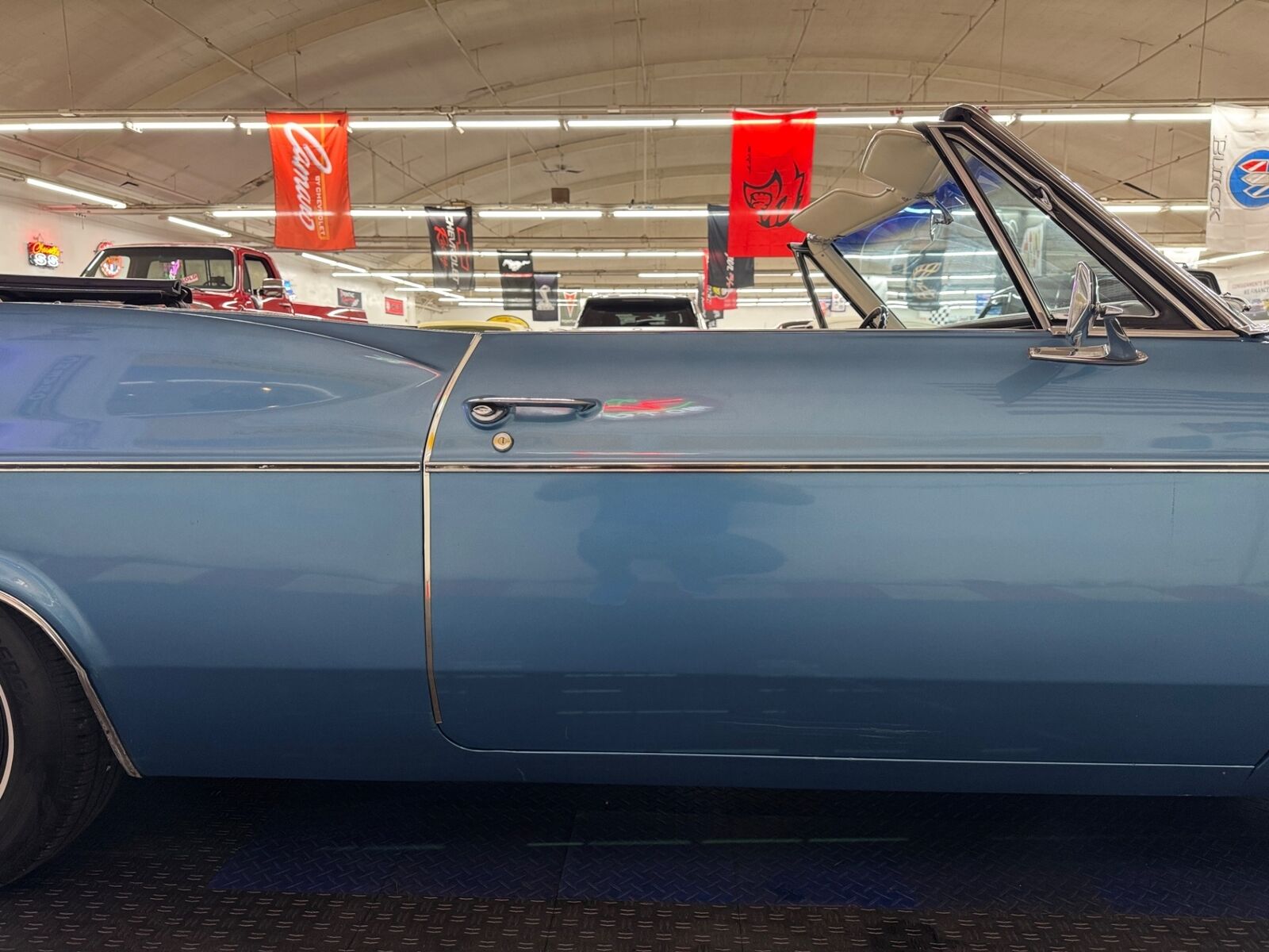 Chevrolet-Impala-1966-Convertible-29