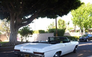 Chevrolet-Impala-1966-Convertible-3