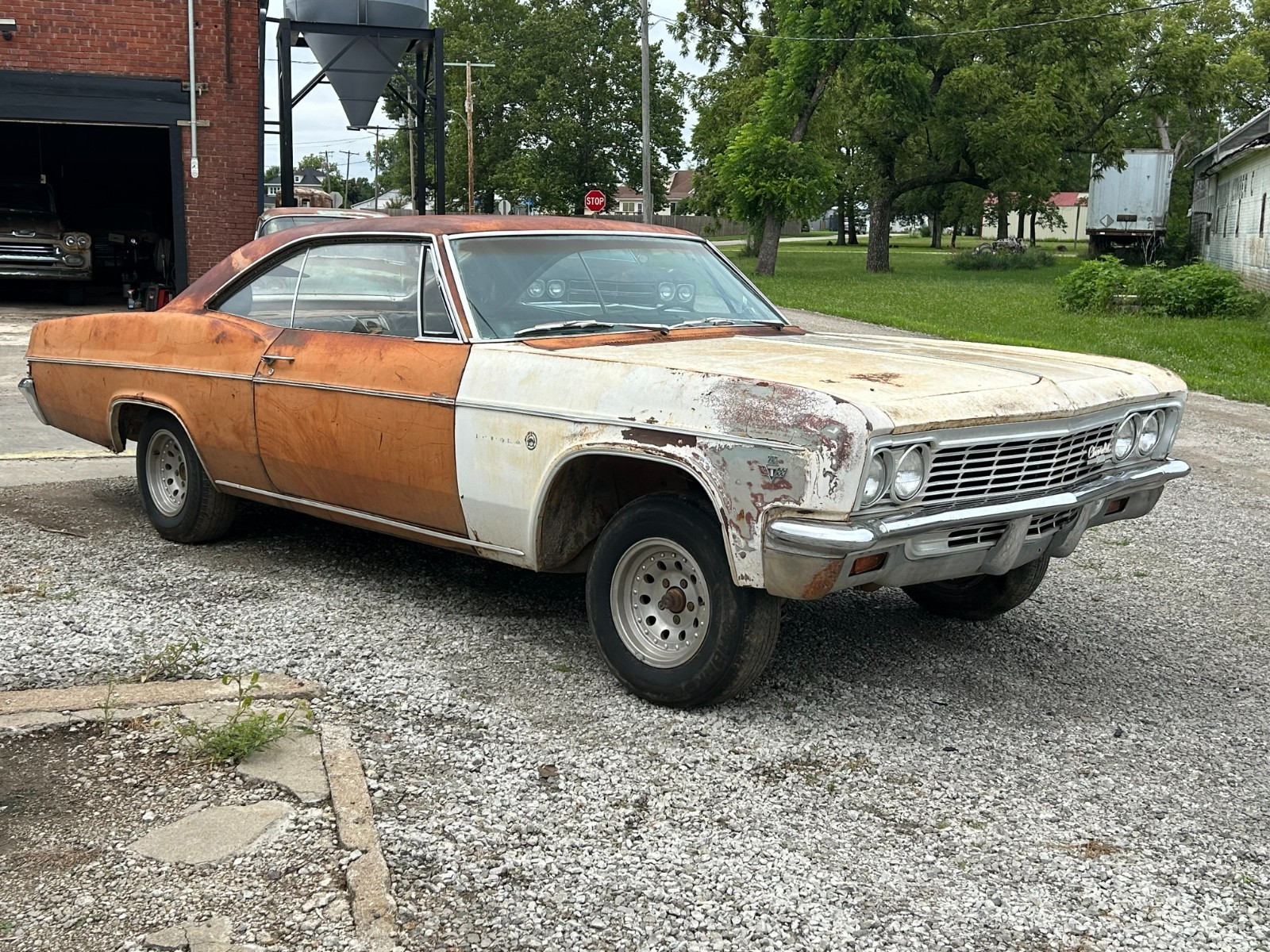 Chevrolet-Impala-1966-Coupe-2