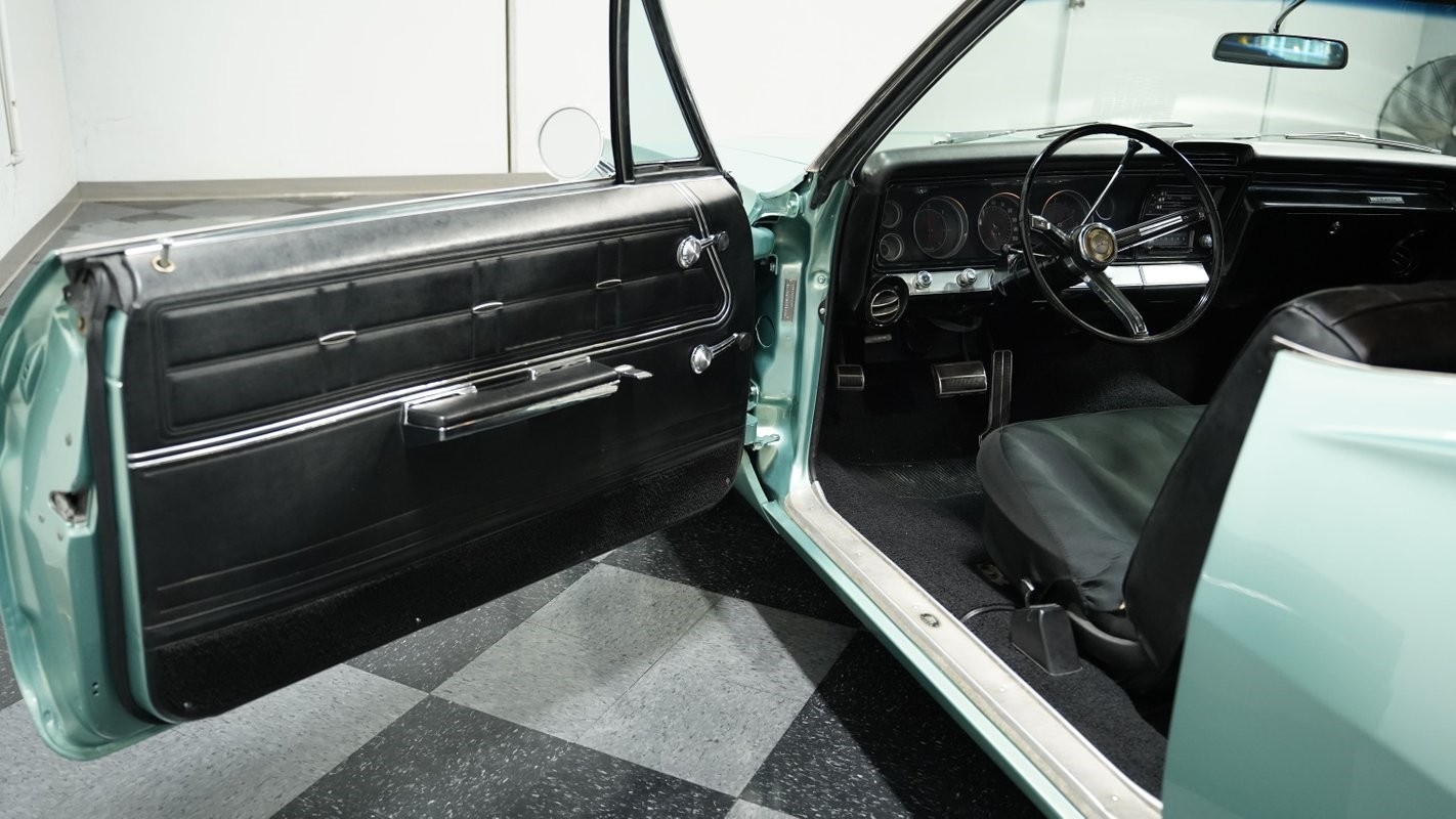 Chevrolet-Impala-1967-Hardtop-28