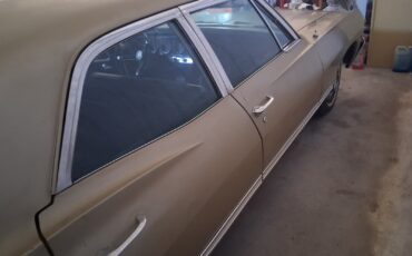 Chevrolet-Impala-1967-Sedan-18