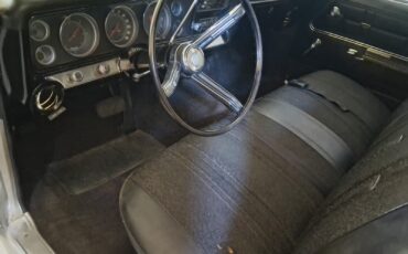 Chevrolet-Impala-1967-Sedan-24