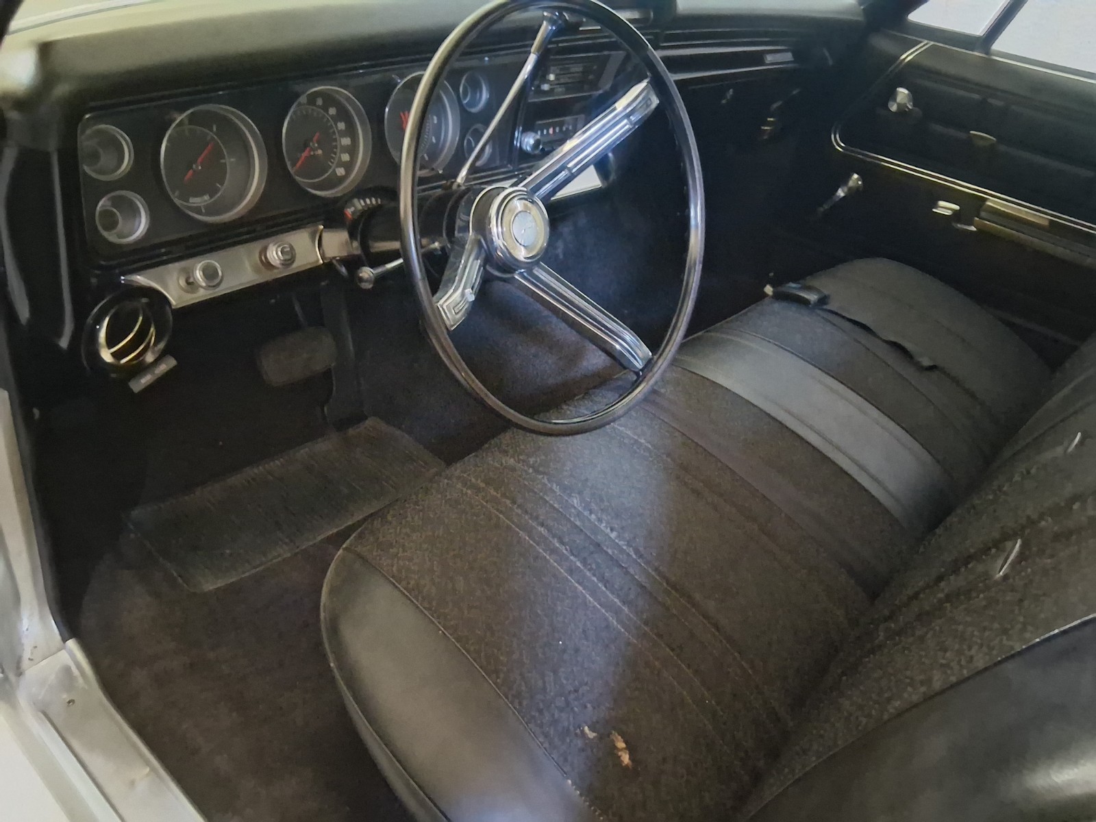 Chevrolet-Impala-1967-Sedan-24