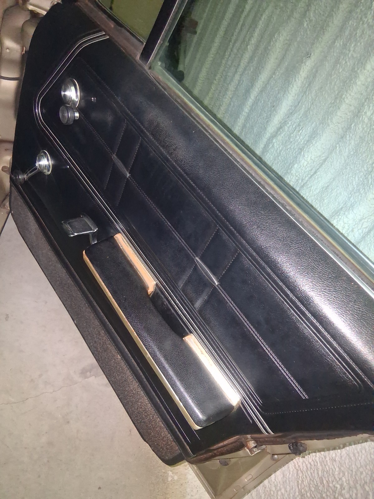 Chevrolet-Impala-1967-Sedan-3