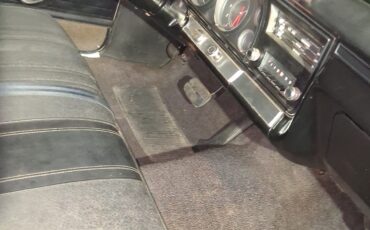 Chevrolet-Impala-1967-Sedan-4