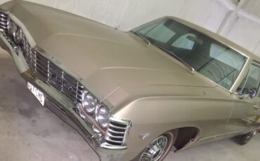 Chevrolet-Impala-1967-Sedan