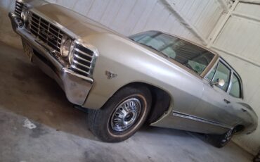Chevrolet-Impala-1967-Sedan-9