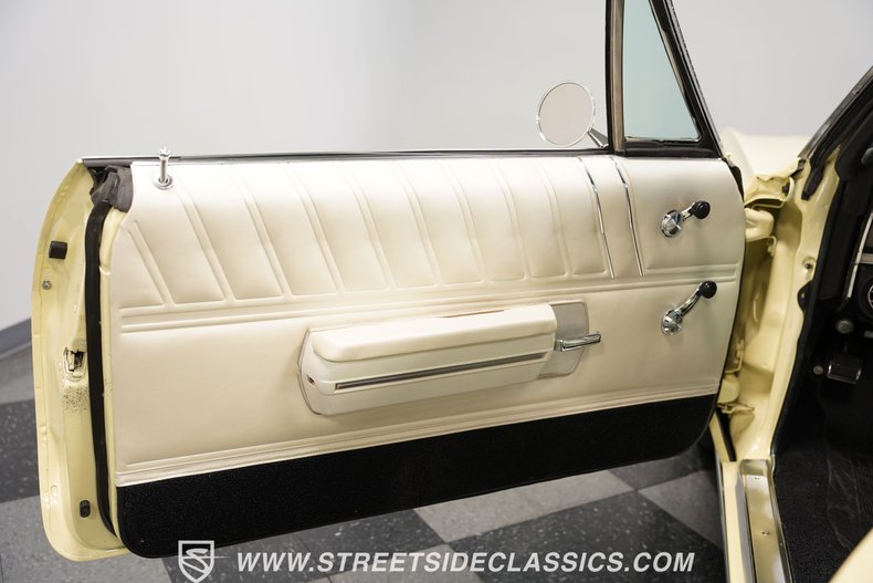 Chevrolet-Impala-1968-Butternut-Yellow-Parchment-47