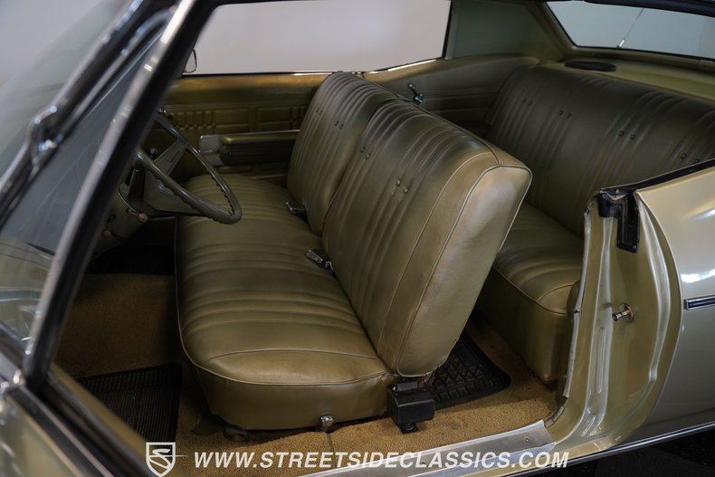 Chevrolet-Impala-1968-Gold-33