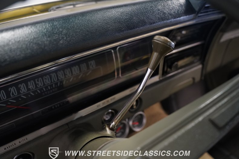 Chevrolet-Impala-1968-Gold-38