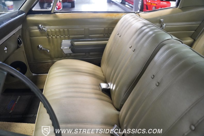 Chevrolet-Impala-1968-Gold-42