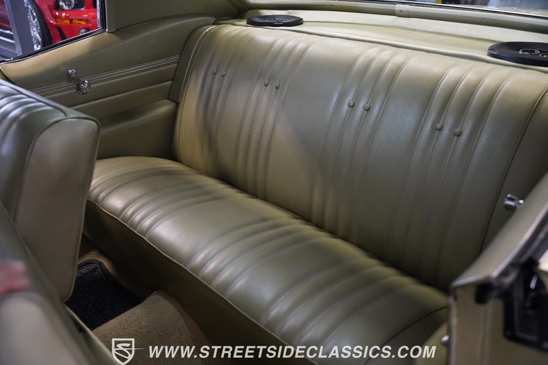 Chevrolet-Impala-1968-Gold-43