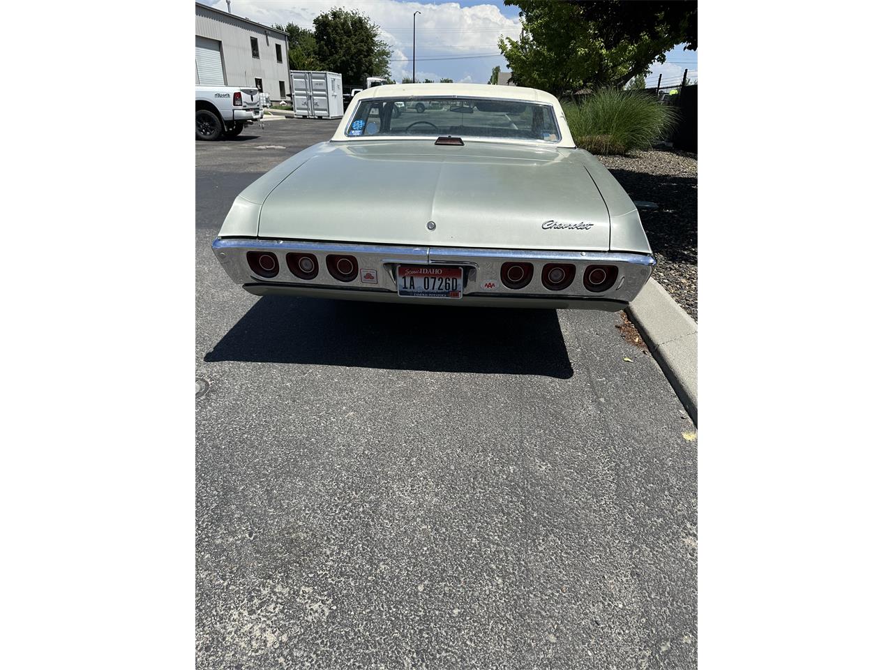 Chevrolet-Impala-1968-Grey-White-3