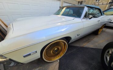 Chevrolet-Impala-1968-Pearl-White-Light-Blue-4