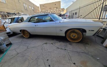 Chevrolet-Impala-1968-Pearl-White-Light-Blue-7