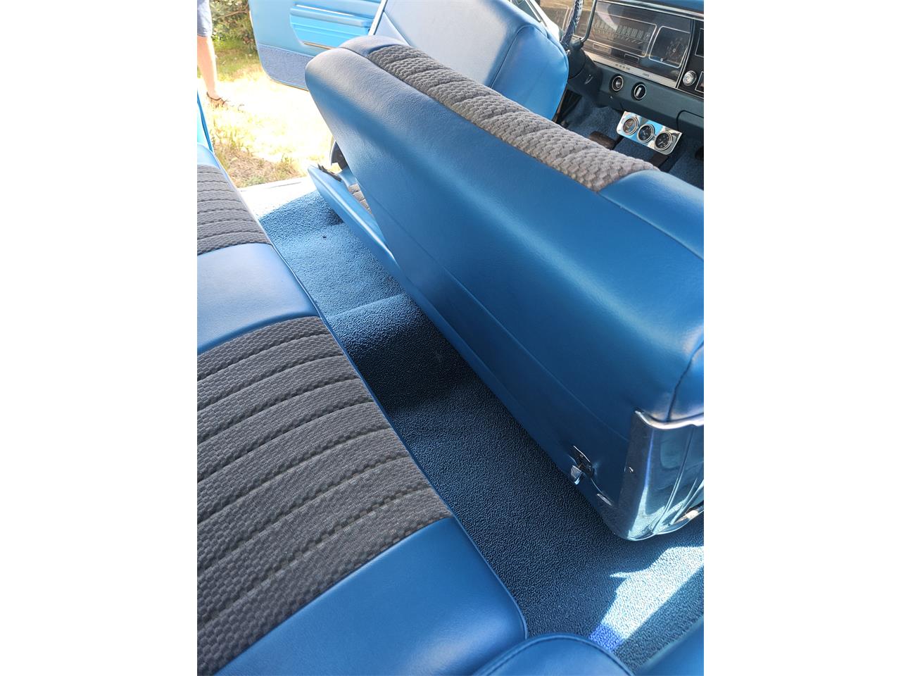 Chevrolet-Impala-1968-White-Blue-14
