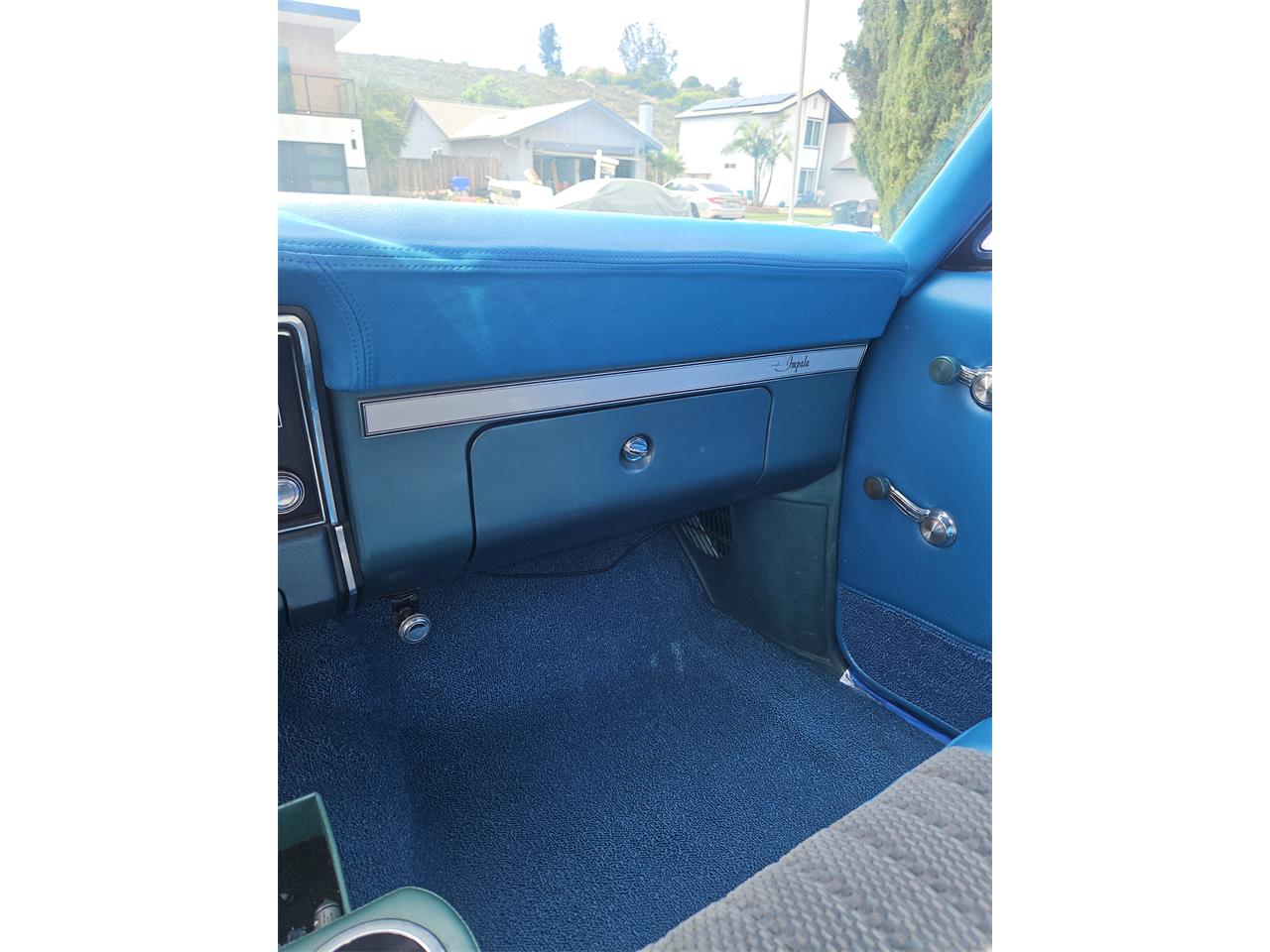 Chevrolet-Impala-1968-White-Blue-15