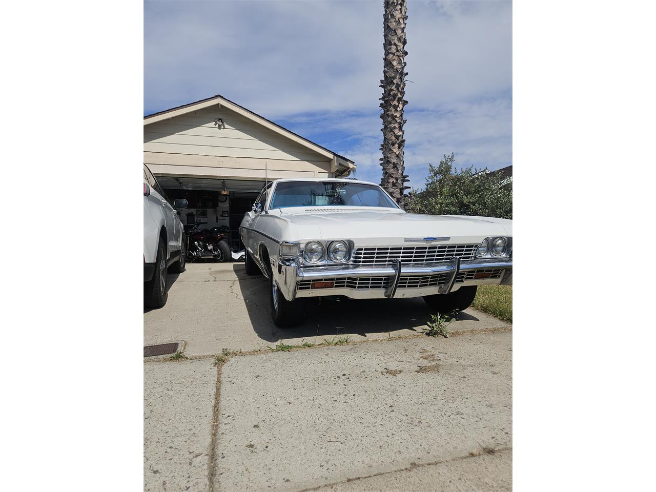 Chevrolet-Impala-1968-White-Blue-3