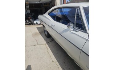Chevrolet-Impala-1968-White-Blue-4