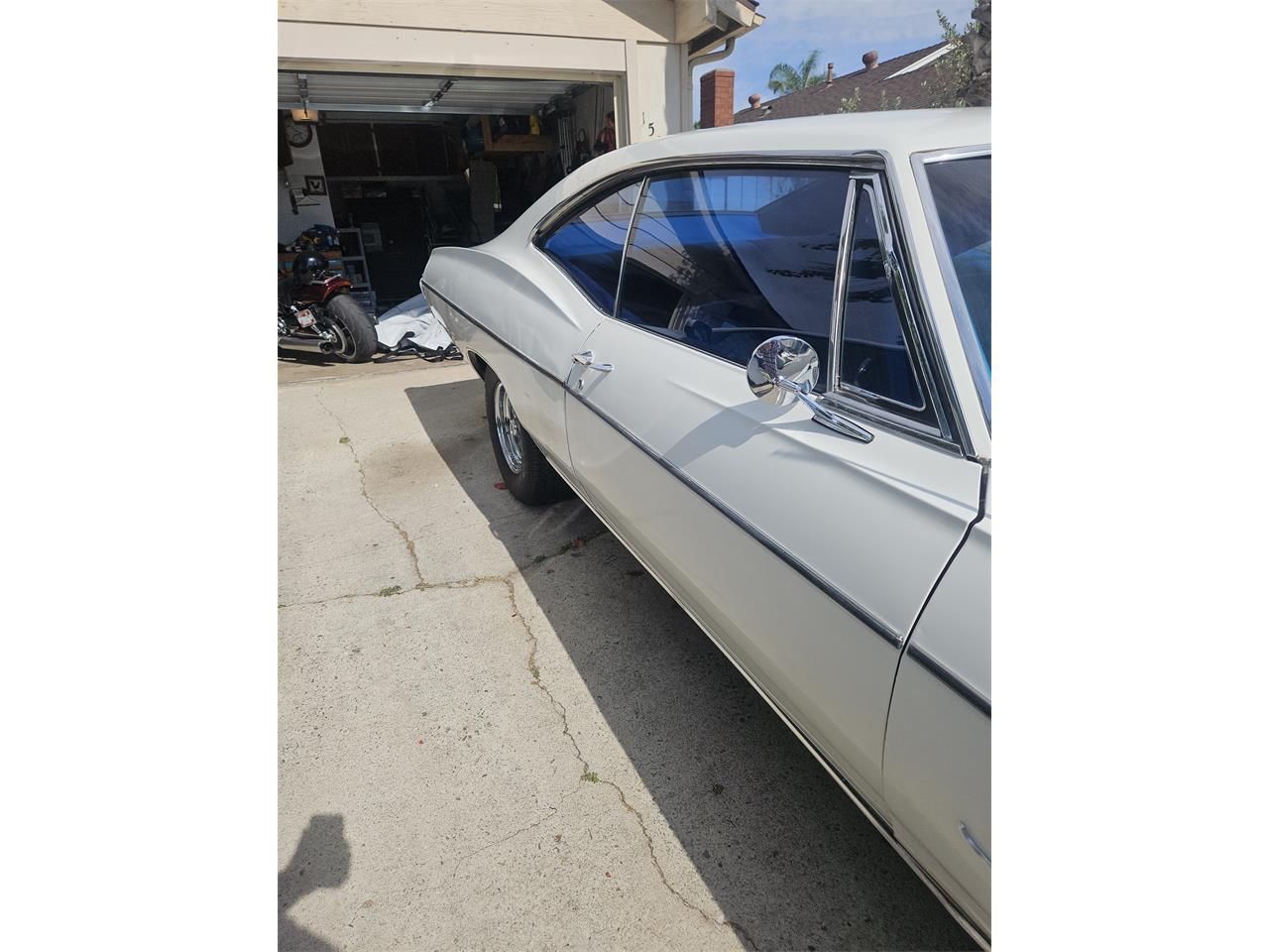 Chevrolet-Impala-1968-White-Blue-4