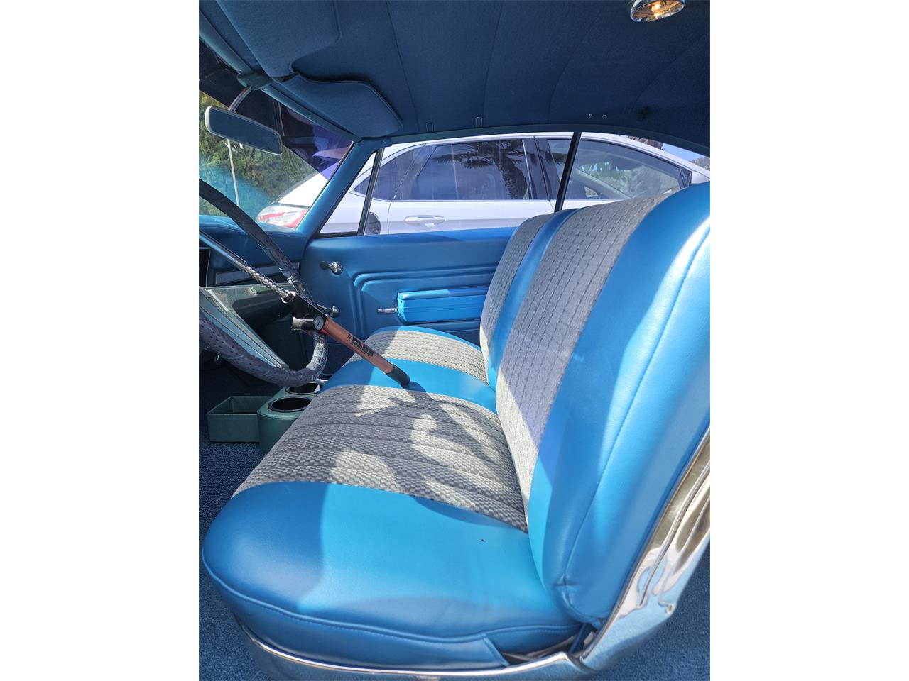 Chevrolet-Impala-1968-White-Blue-9