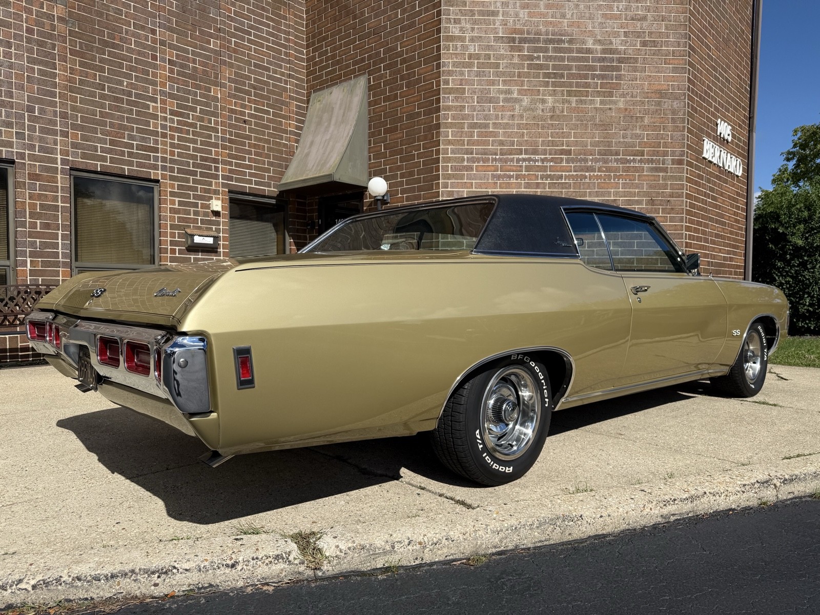 Chevrolet-Impala-1969-Coupe-10