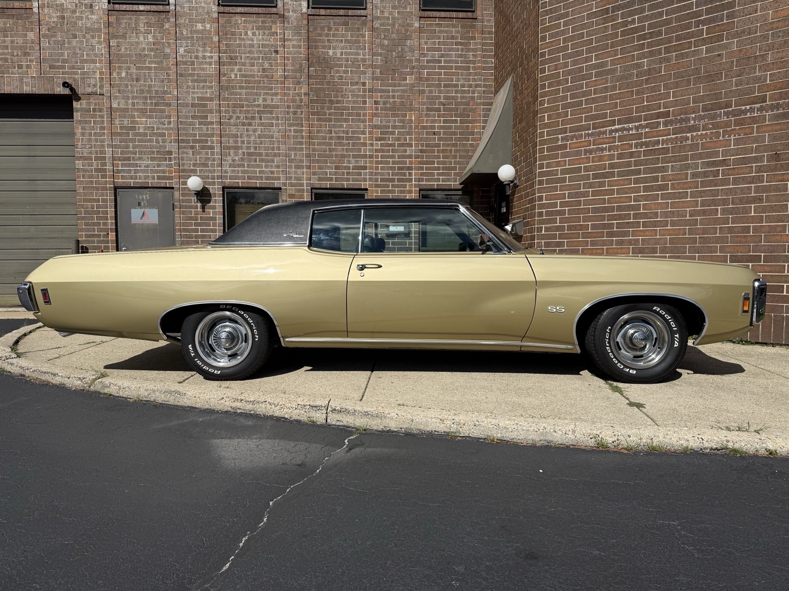 Chevrolet-Impala-1969-Coupe-11