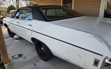 Chevrolet-Impala-1969-White-RedBlack-2