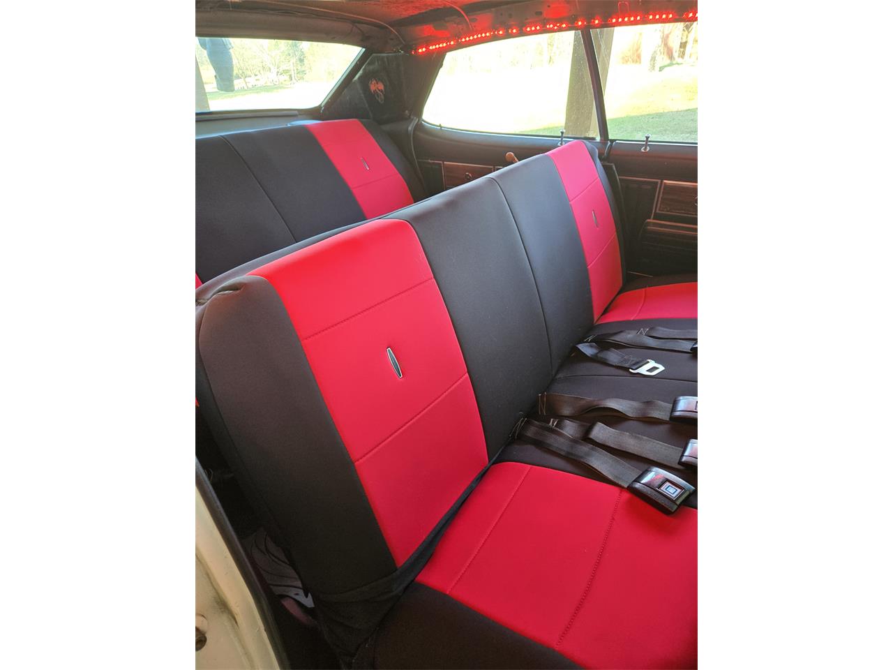 Chevrolet-Impala-1969-White-RedBlack-25