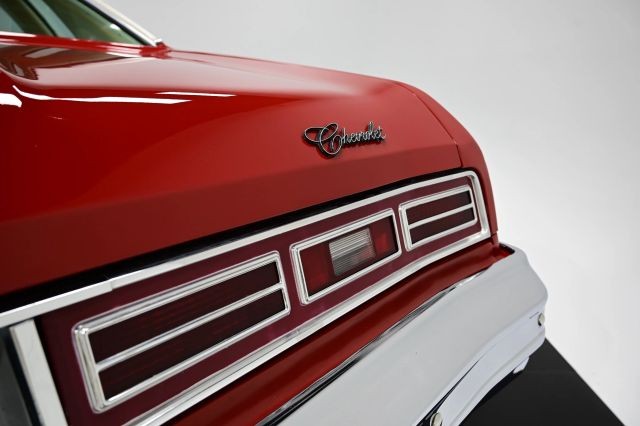 Chevrolet-Impala-1975-15