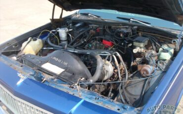Chevrolet-Impala-1985-Sedan-13