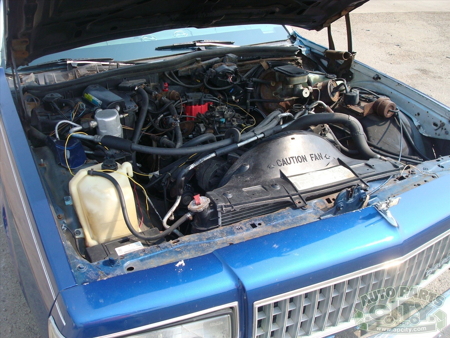 Chevrolet-Impala-1985-Sedan-14