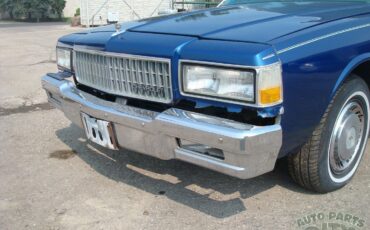 Chevrolet-Impala-1985-Sedan-16
