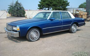 Chevrolet-Impala-1985-Sedan-31