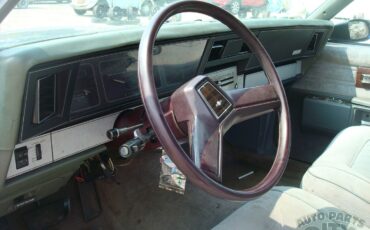 Chevrolet-Impala-1985-Sedan-37