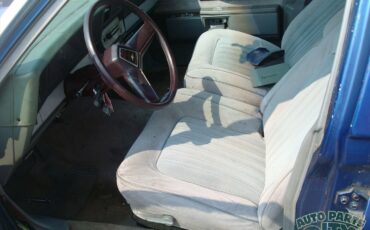 Chevrolet-Impala-1985-Sedan-4