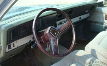 Chevrolet-Impala-1985-Sedan-5