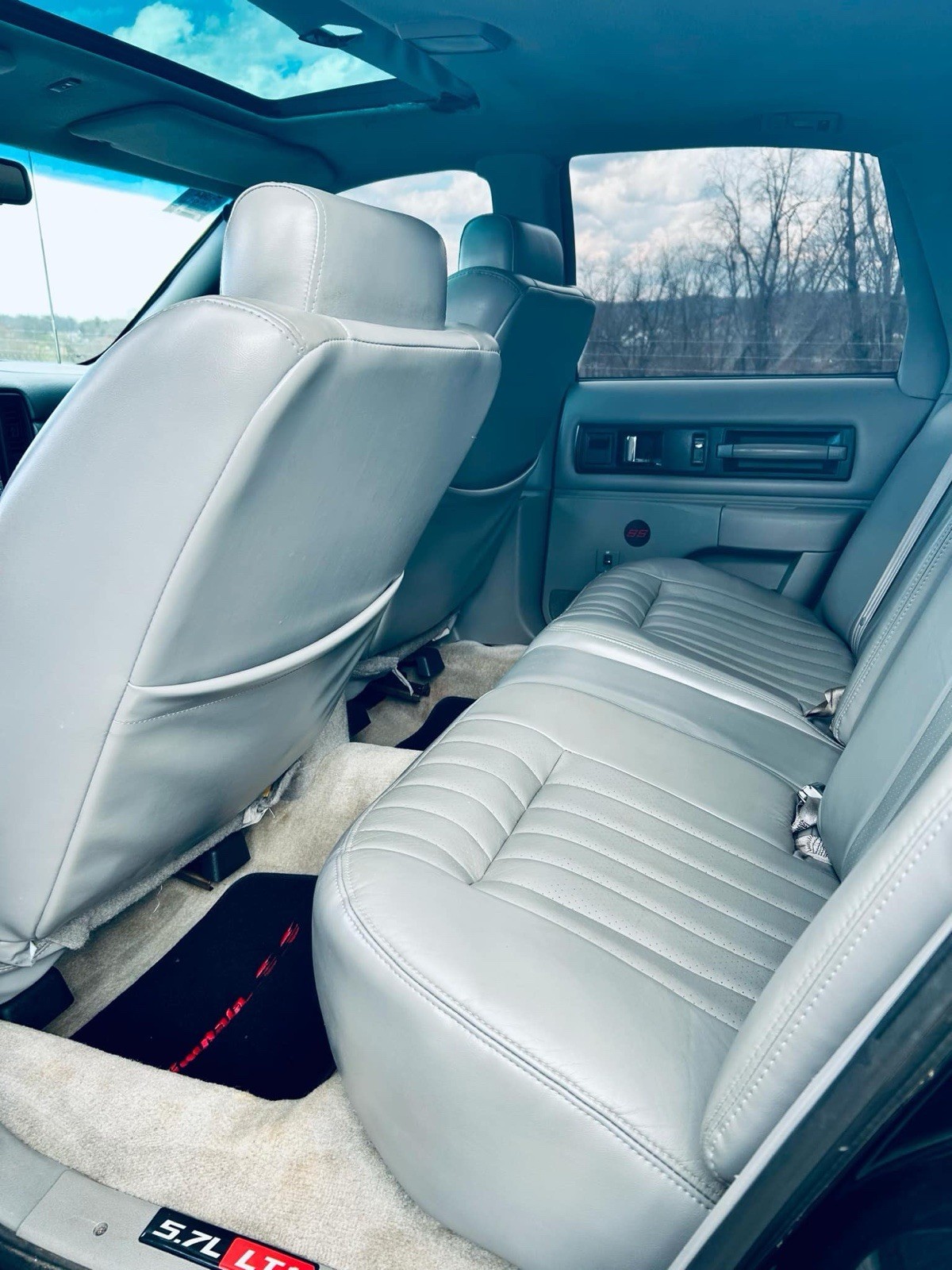 Chevrolet-Impala-1994-Sedan-10