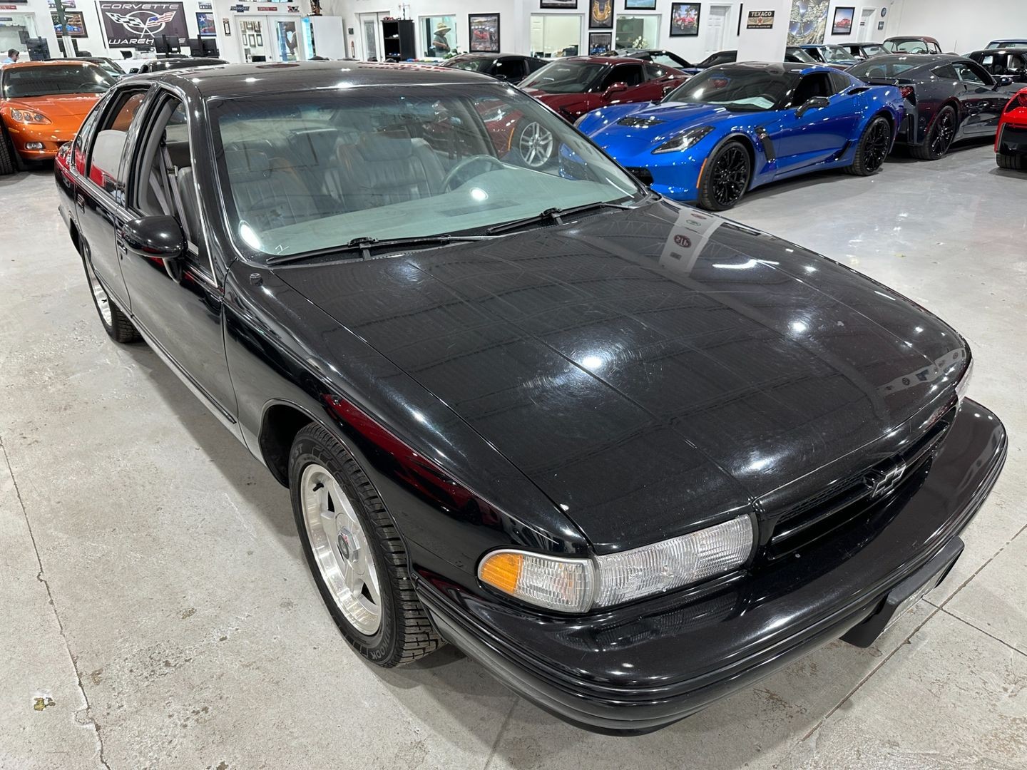 Chevrolet-Impala-1994-Sedan-3