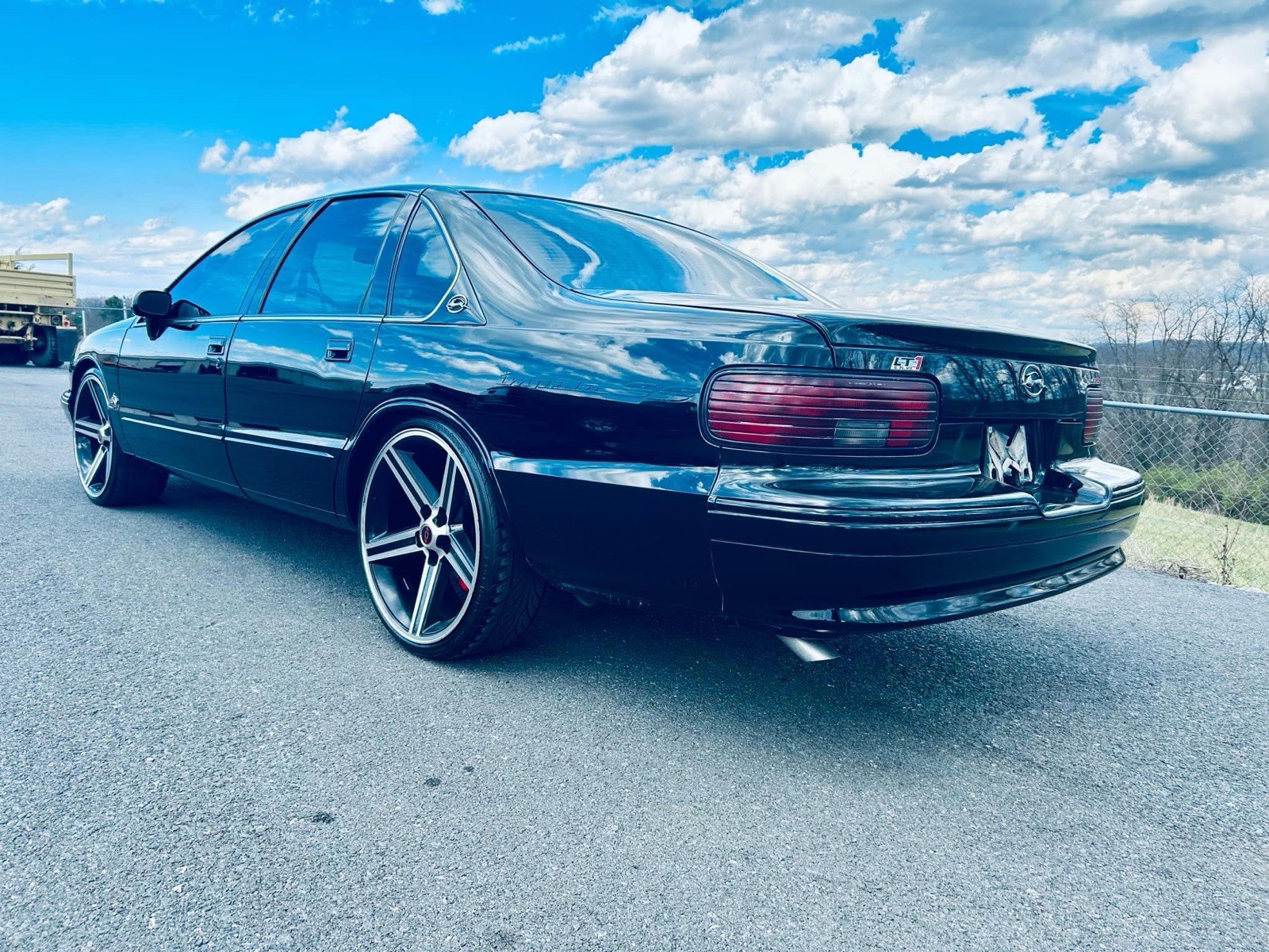 Chevrolet-Impala-1994-Sedan-7