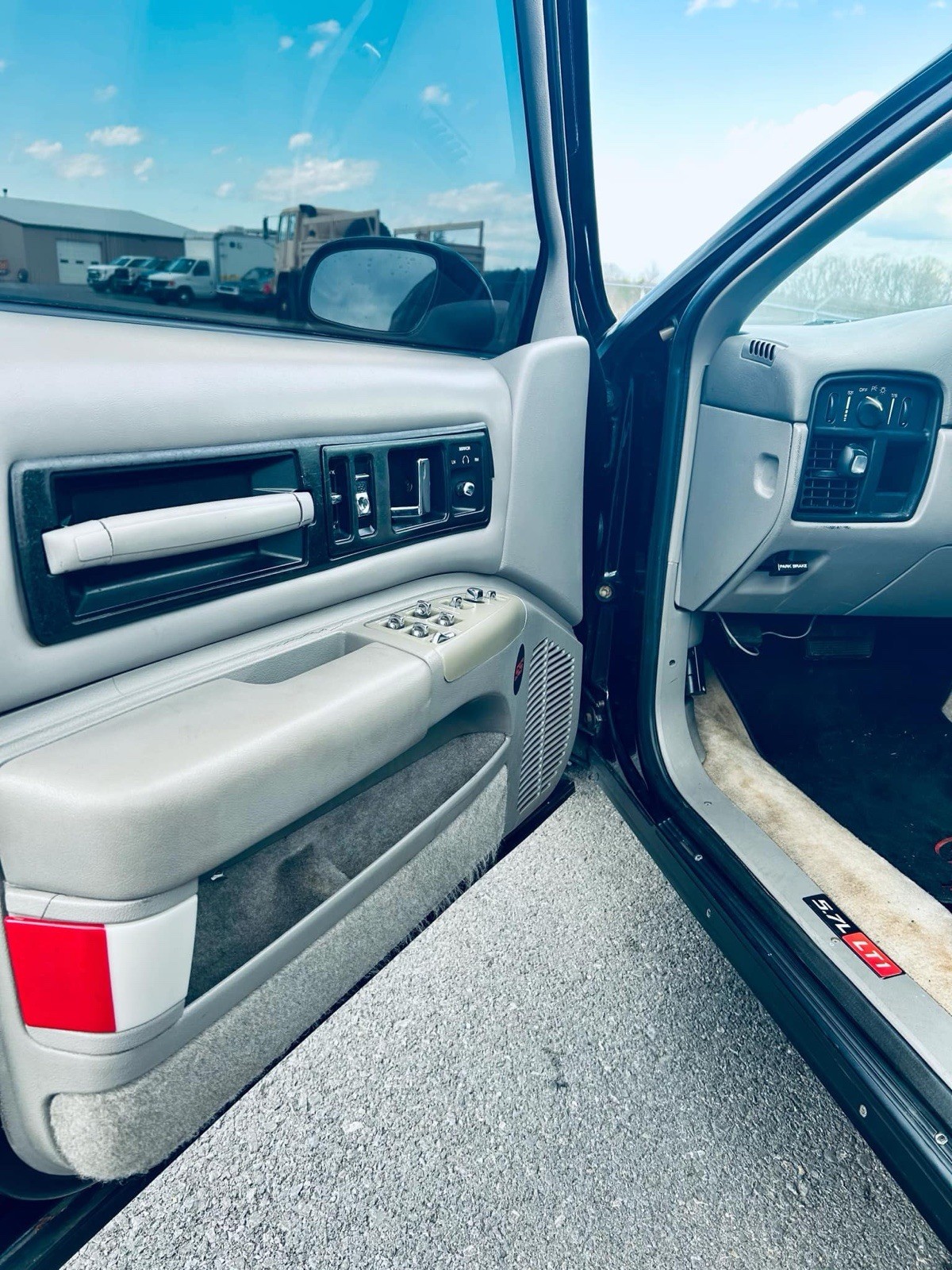 Chevrolet-Impala-1994-Sedan-8