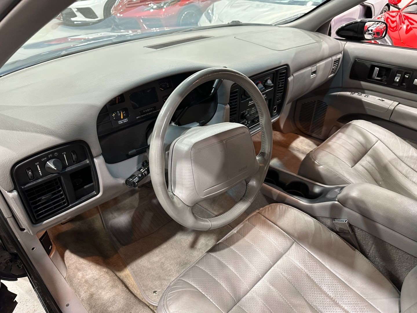 Chevrolet-Impala-1994-Sedan-9