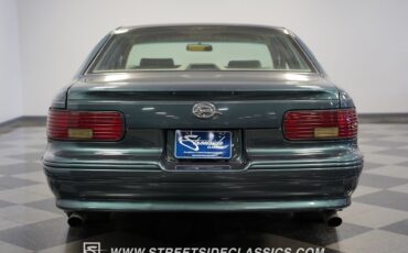 Chevrolet-Impala-1995-Sedan-25