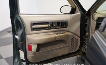 Chevrolet-Impala-1995-Sedan-37