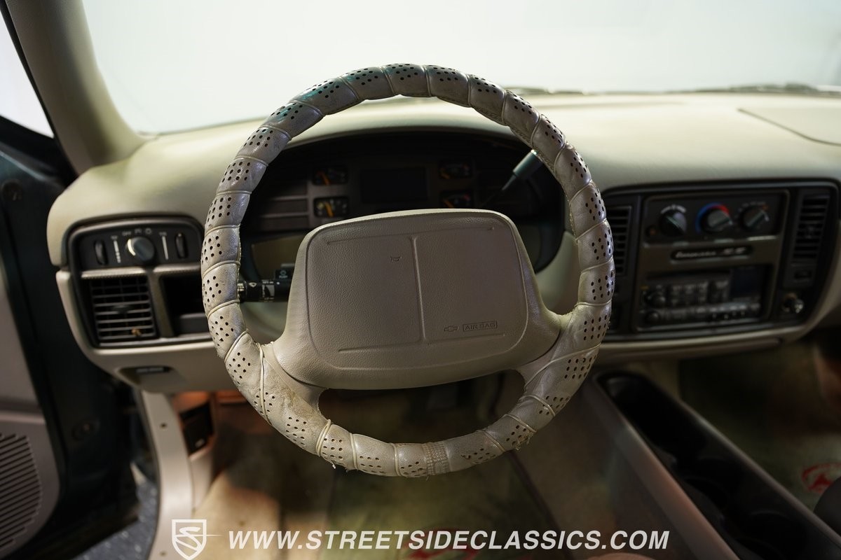 Chevrolet-Impala-1995-Sedan-39