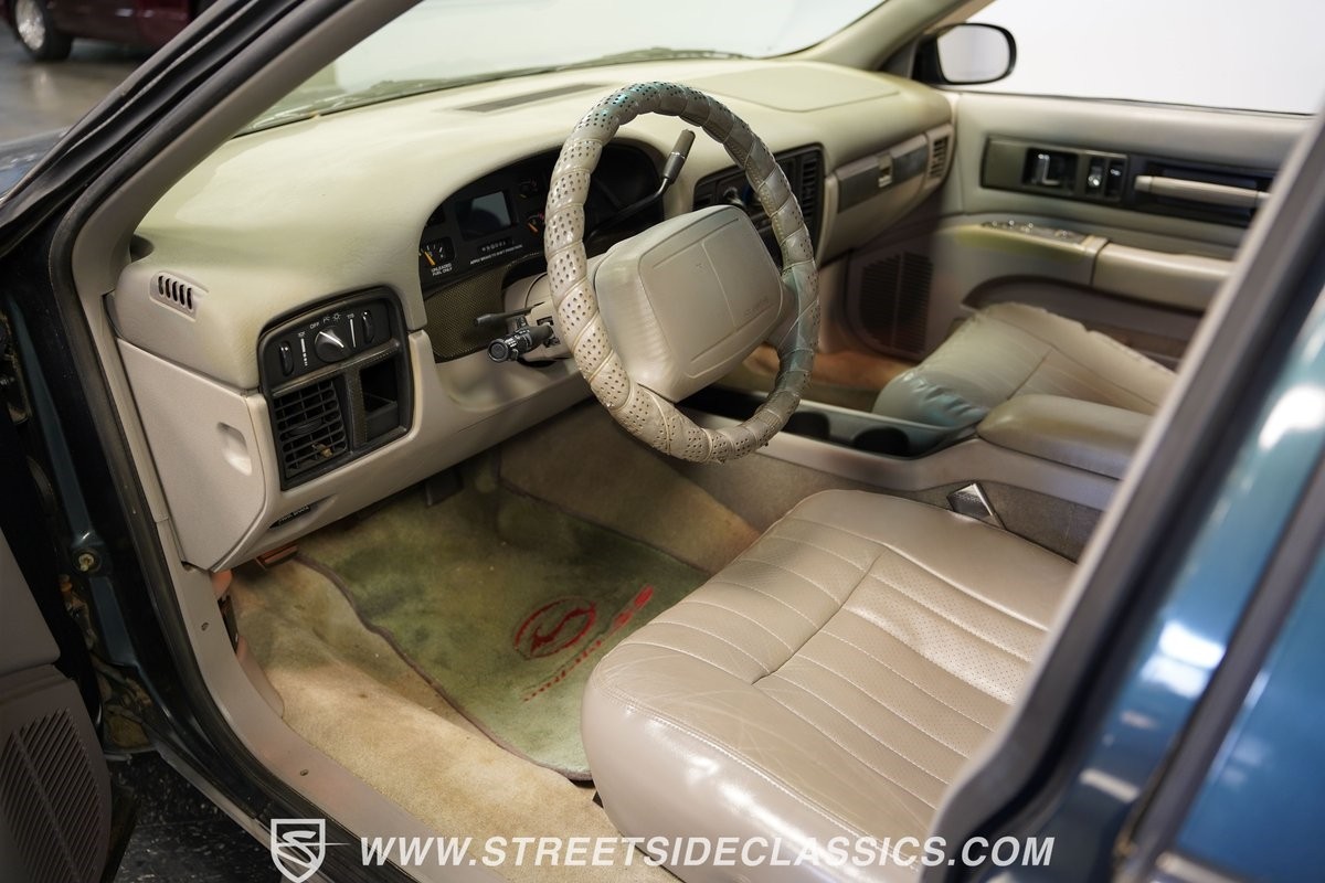Chevrolet-Impala-1995-Sedan-4