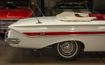 Chevrolet-Impala-SS-4-spd-Convertible-1961-2-Door-Convertible-1