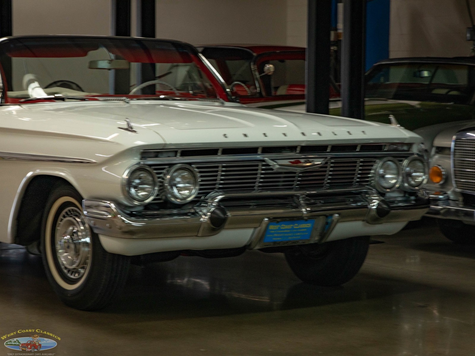 Chevrolet-Impala-SS-4-spd-Convertible-1961-2-Door-Convertible-11