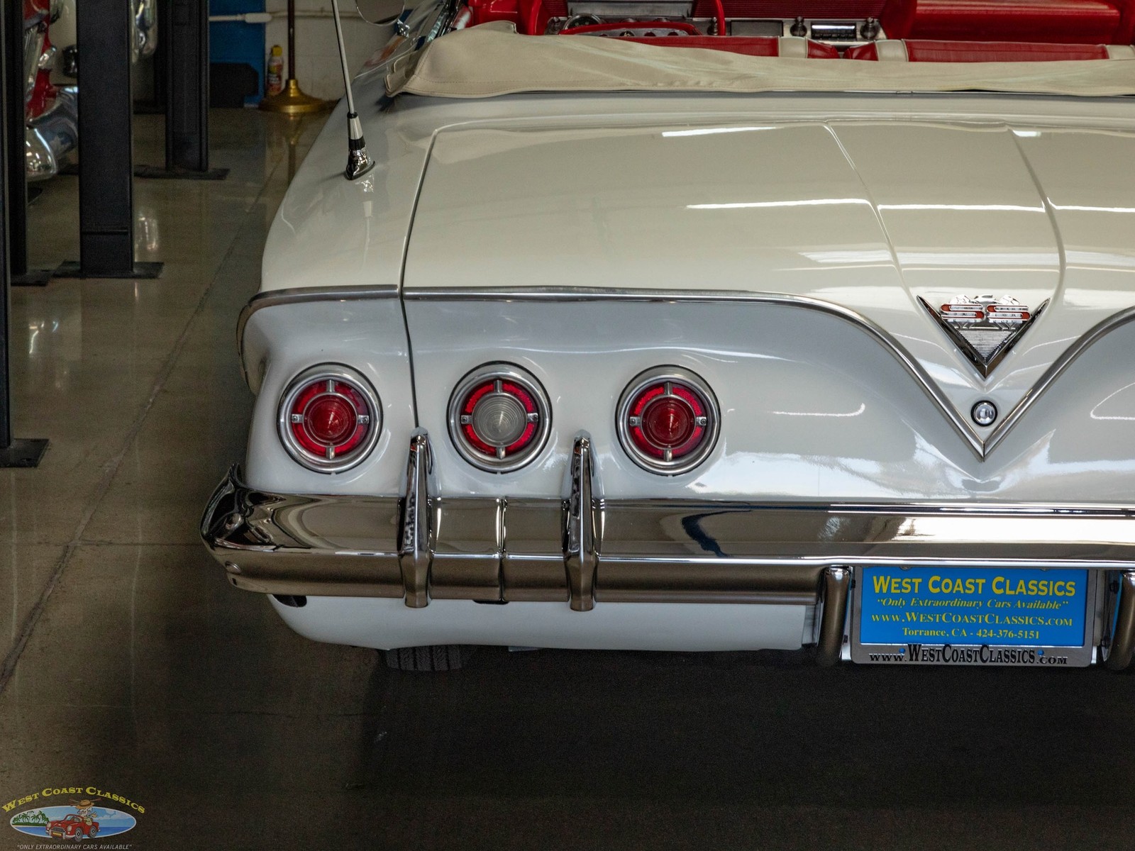 Chevrolet-Impala-SS-4-spd-Convertible-1961-2-Door-Convertible-17