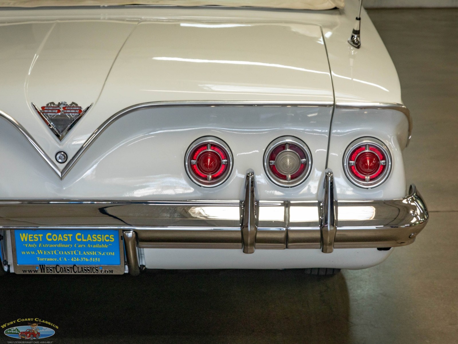 Chevrolet-Impala-SS-4-spd-Convertible-1961-2-Door-Convertible-19